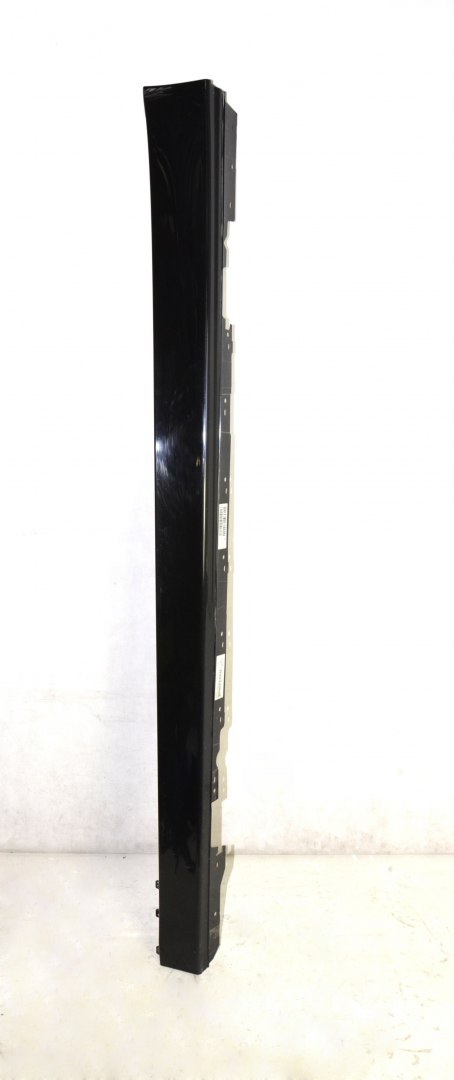 BMW F30 F31 próg listwa progowa 668 BMW F30 F31 próg listwa progowa 668