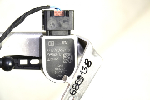 BMW G11 G12 G30 G31 G32 bracket level sensor right 6869138 BMW G11 G12 G30 G31 G32 bracket level sensor right 6869138