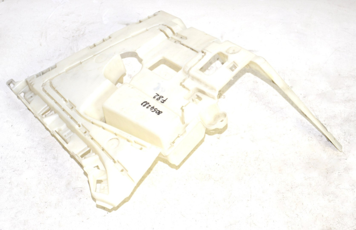 BMW M4 F82 ślizg prowadnica zderzaka 8054288 BMW M4 F82 ślizg prowadnica zderzaka 8054288