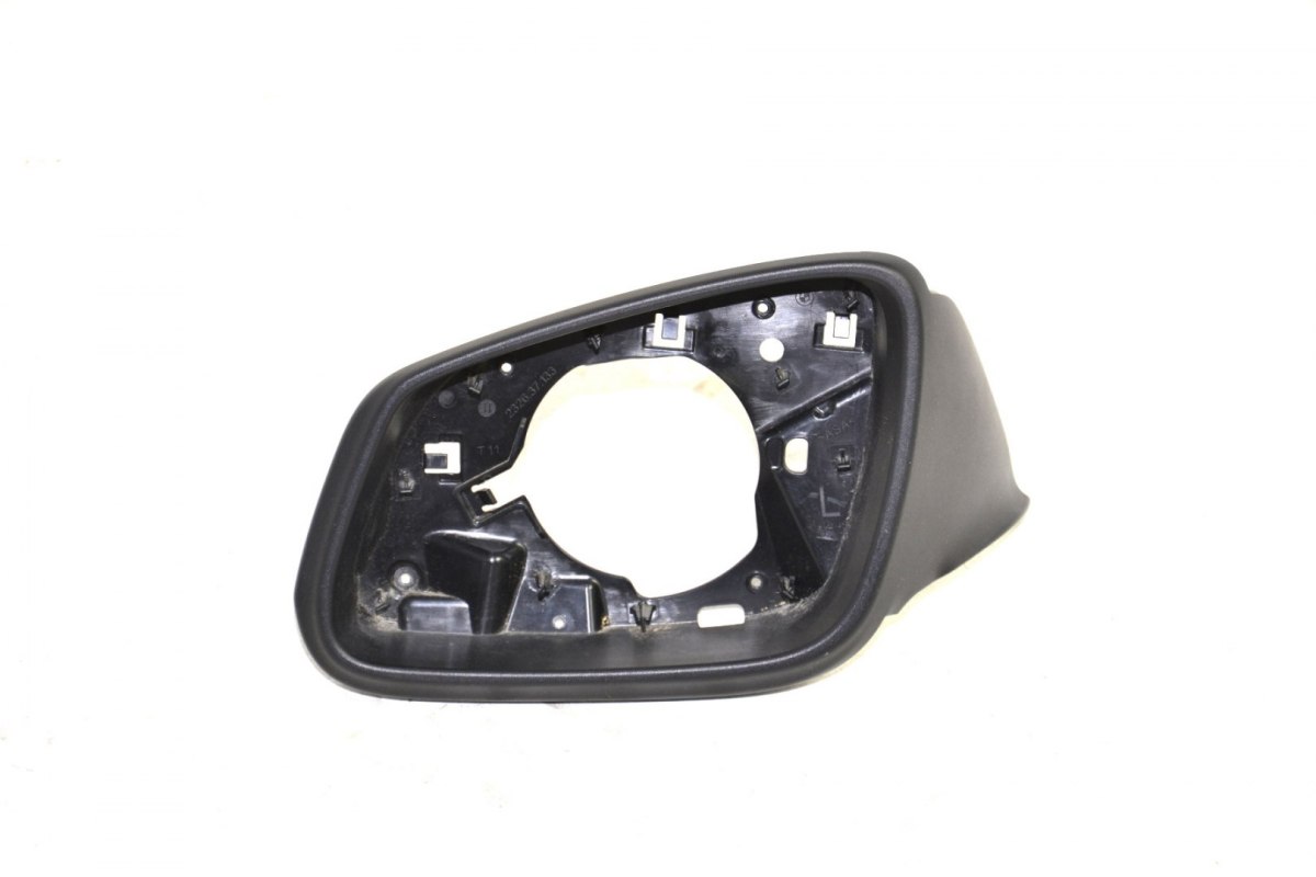 BMW F45 F46 obudowa mocująca lusterka 7386569 BMW F45 F46 obudowa mocująca lusterka 7386569