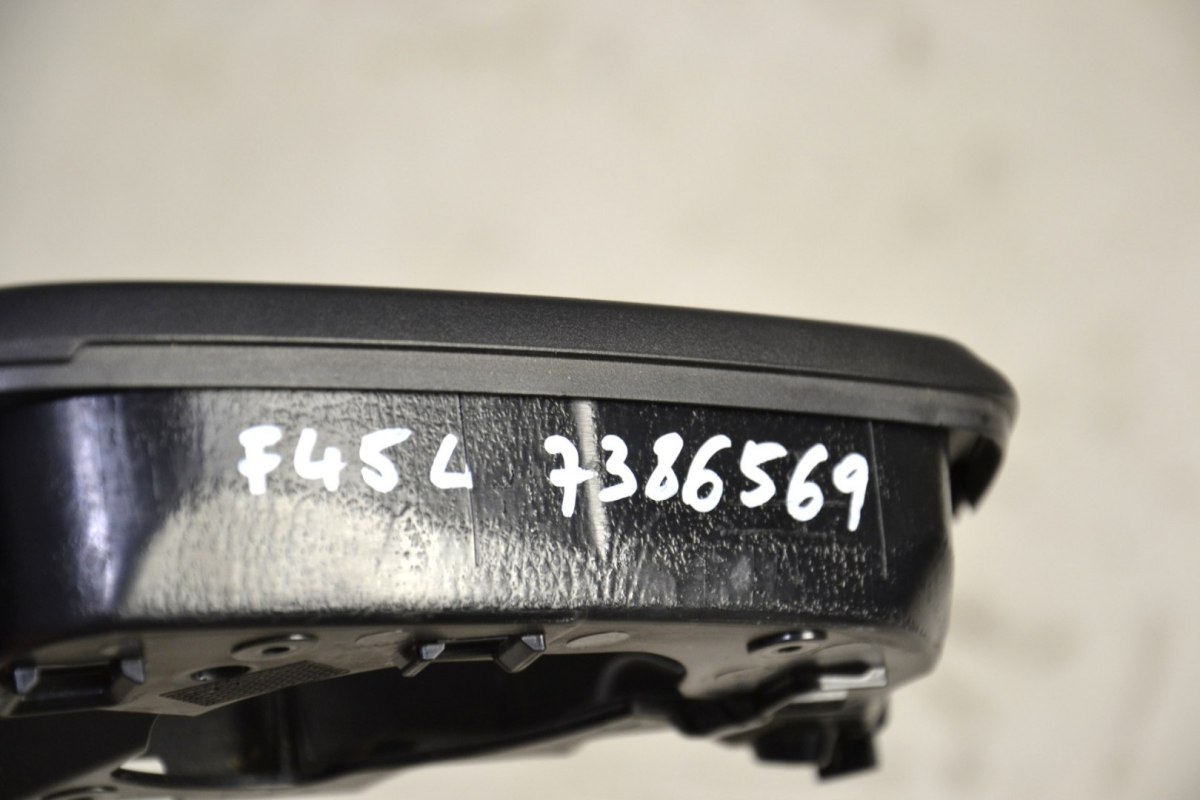 BMW F45 F46 obudowa mocująca lusterka 7386569 BMW F45 F46 obudowa mocująca lusterka 7386569