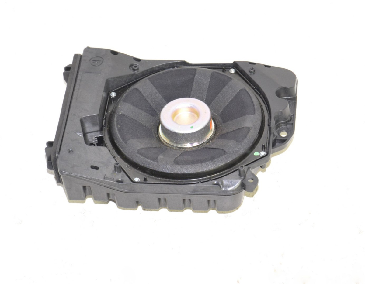 BMW F30 F80 F33 głośnik niskotonowy HARMAN 9210152 BMW F30 F80 F33 głośnik niskotonowy HARMAN 9210152
