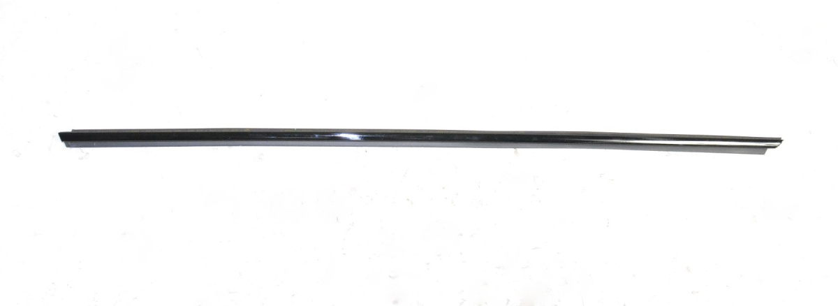 BMW M4 F32 F82 listwa drzwi Shadow Line przód lewa BMW M4 F32 F82 listwa drzwi Shadow Line przód lewa