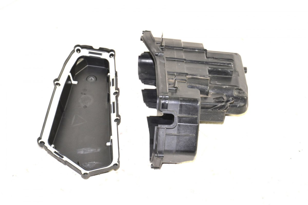 BMW F20 F30 obudowa komputera 8509914 8509913 BMW F20 F30 obudowa komputera 8509914 8509913