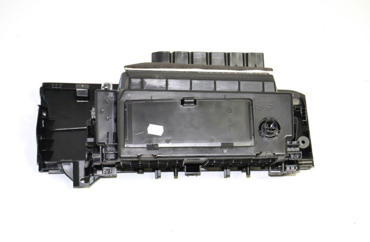 BMW F48 F39 schowek deski konsoli pasażera 9339816 BMW F48 F39 schowek deski konsoli pasażera 9339816