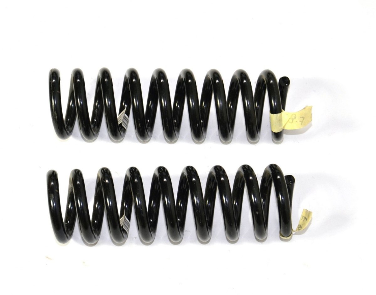 BMW M3 F80 M4 F82 sprężyny sprężyna tylna tył MC BMW M3 F80 M4 F82 sprężyny sprężyna tylna tył MC