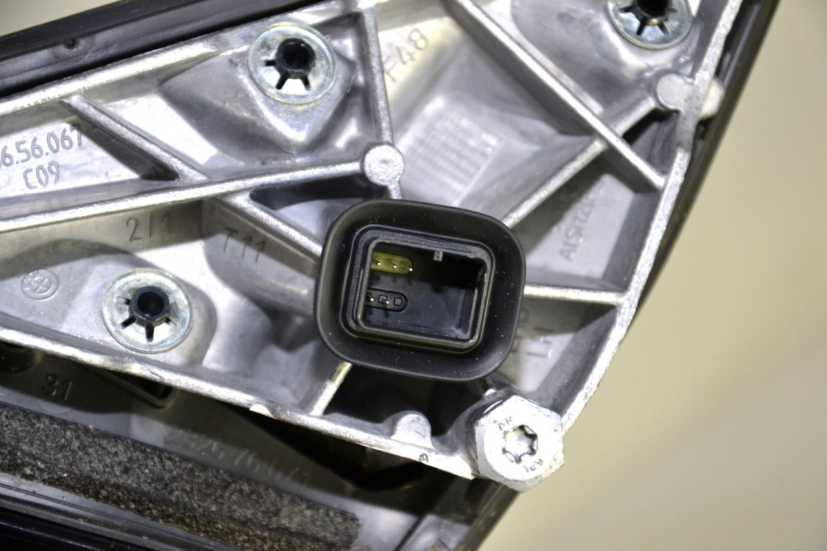 BMW X1 F48 lusterko zewnętrzne lewe 5-pin BMW X1 F48 lusterko zewnętrzne lewe 5-pin