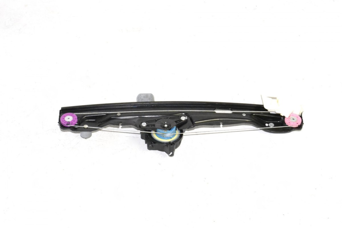 BMW X1 F48 mechanizm szyby lewy tył 7349511 BMW X1 F48 mechanizm szyby lewy tył 7349511