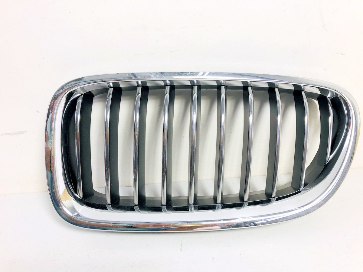 BMW 5 F10 F11 atrapa nerka grill lewa LCI 7412323 BMW 5 F10 F11 atrapa nerka grill lewa LCI 7412323