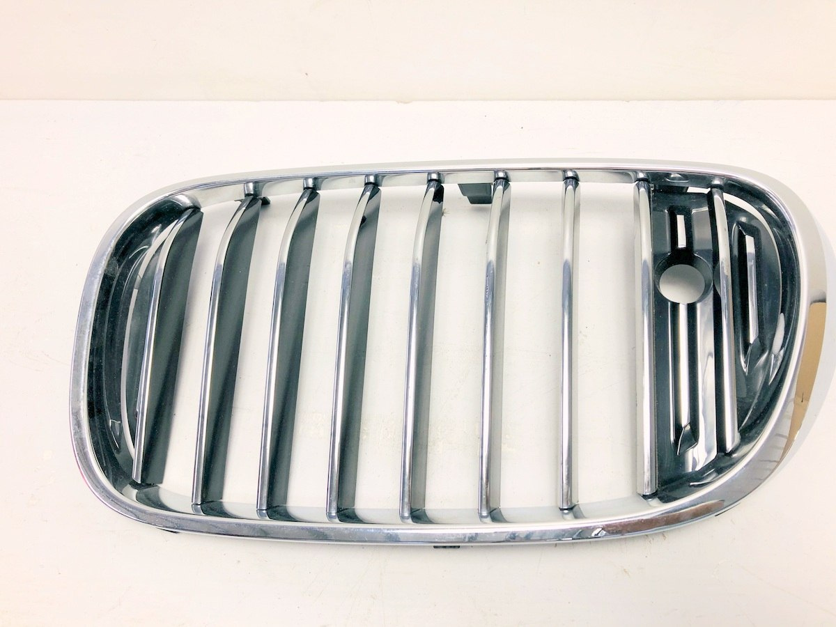BMW 7 G11 G12 atrapa nerka grill kamera 7357015 BMW 7 G11 G12 atrapa nerka grill kamera 7357015