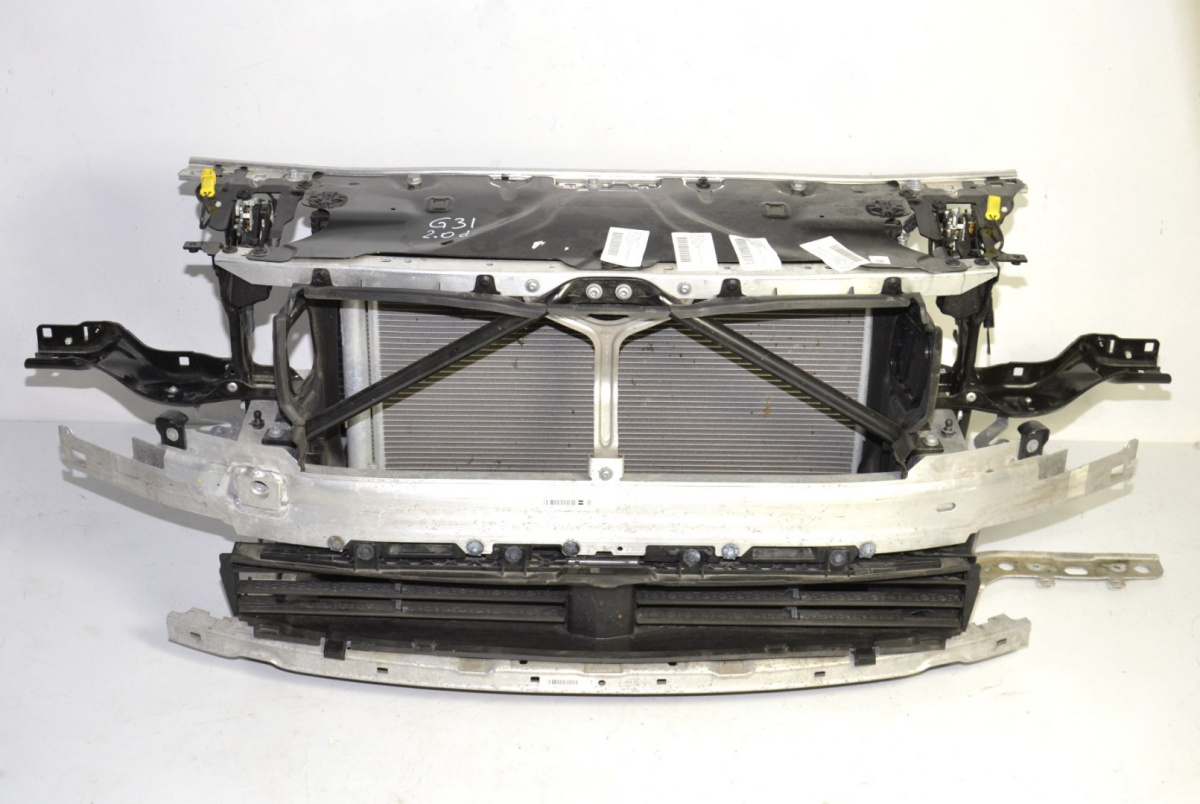 BMW 5 G30 G31 pas przedni belka chłodnice 2.0d BMW 5 G30 G31 pas przedni belka chłodnice 2.0d