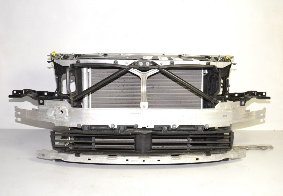 BMW 5 G30 G31 pas przedni belka chłodnice 2.0d BMW 5 G30 G31 pas przedni belka chłodnice 2.0d