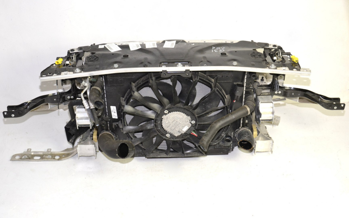 BMW 5 G30 G31 pas przedni belka chłodnice 2.0d BMW 5 G30 G31 pas przedni belka chłodnice 2.0d