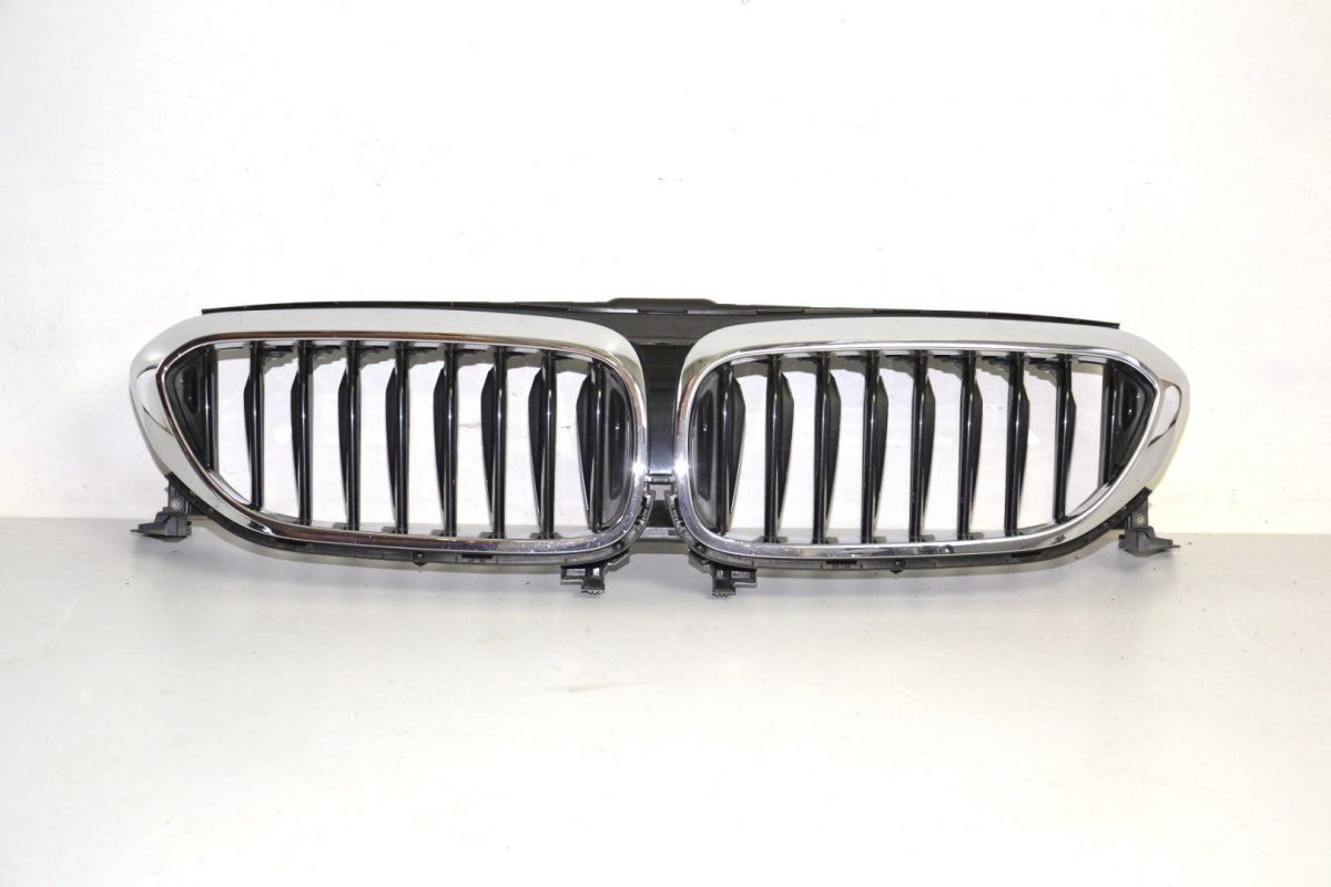 BMW 5 G30 G31 atrapa nerka roleta grill 7474368 BMW 5 G30 G31 atrapa nerka roleta grill 7474368