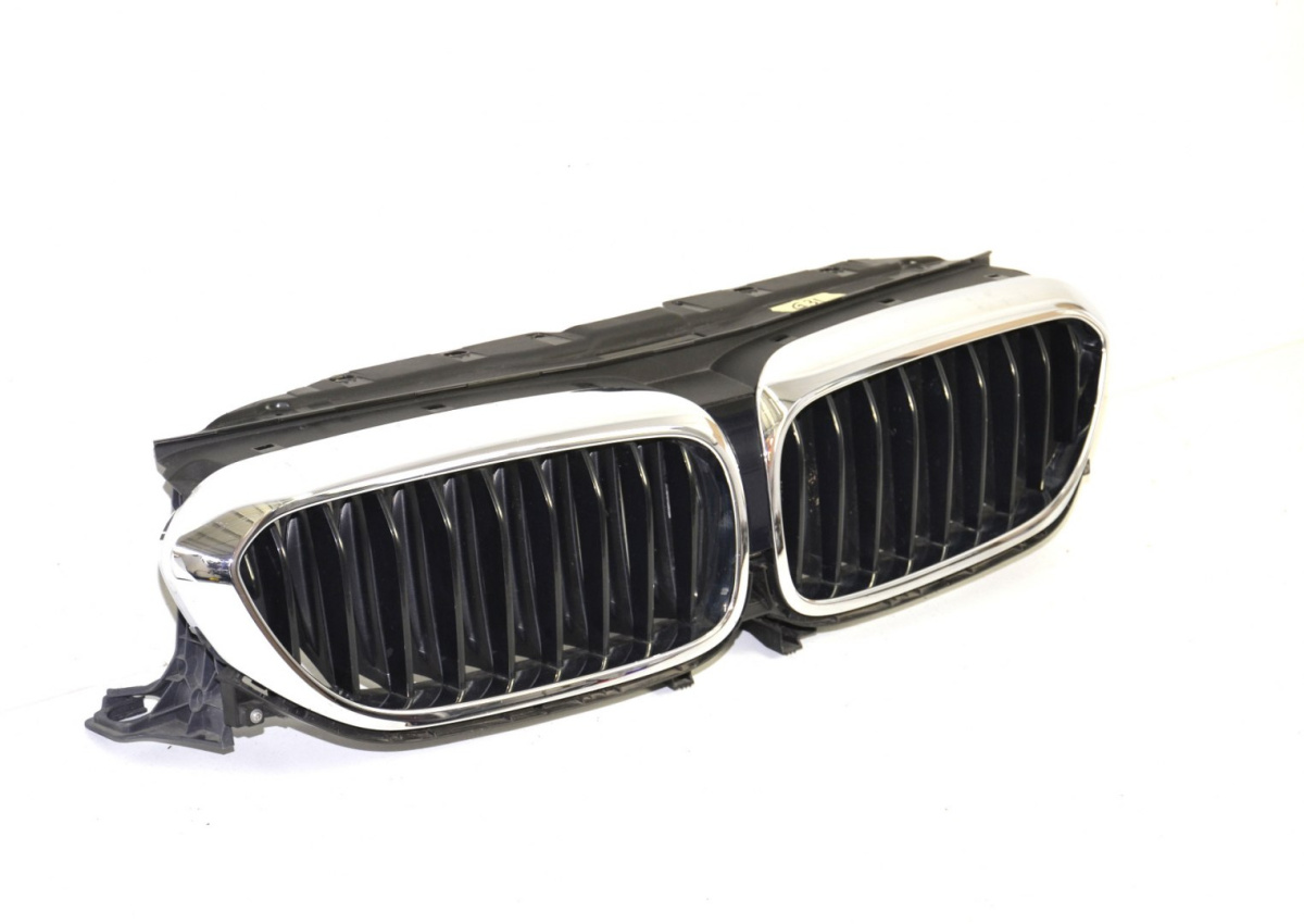 BMW 5 G30 G31 atrapa nerka roleta grill 7474368 BMW 5 G30 G31 atrapa nerka roleta grill 7474368