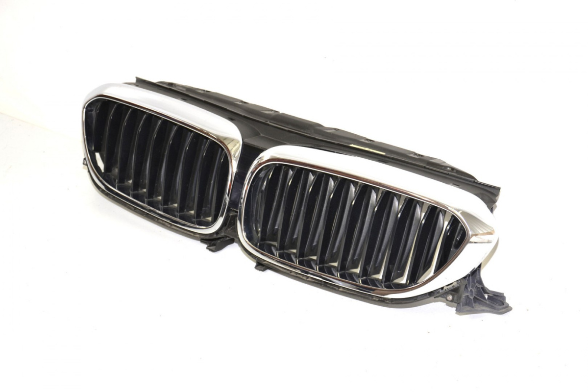 BMW 5 G30 G31 atrapa nerka roleta grill 7474368 BMW 5 G30 G31 atrapa nerka roleta grill 7474368