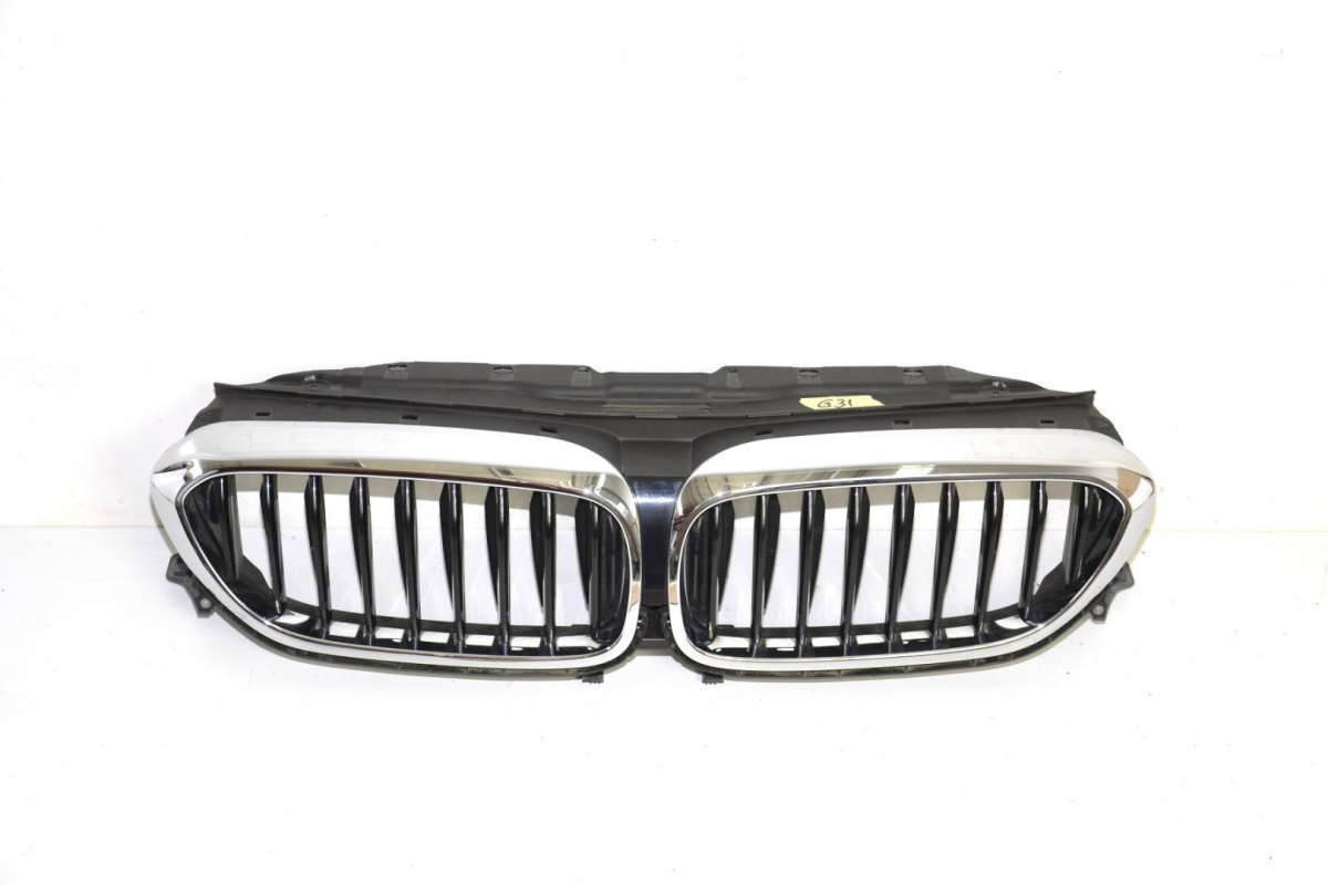 BMW 5 G30 G31 atrapa nerka roleta grill 7474368 BMW 5 G30 G31 atrapa nerka roleta grill 7474368
