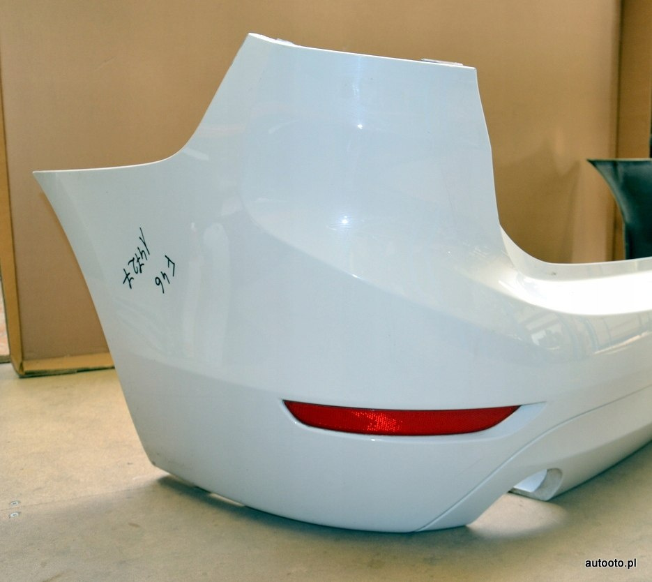 BMW 2 F46 zderzak tylny tył kolor 300 BMW 2 F46 zderzak tylny tył kolor 300