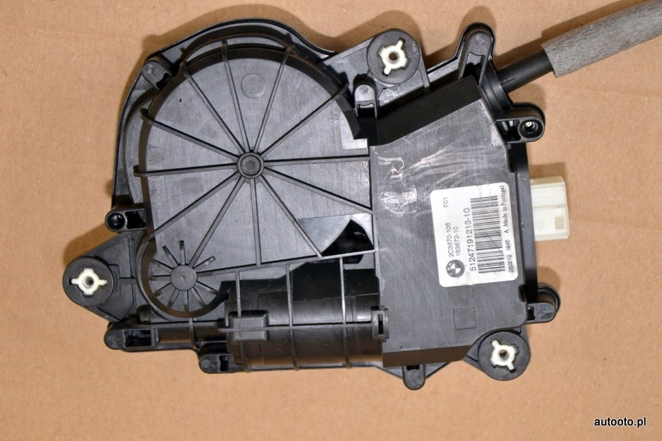 BMW F01 F02 zamek dociąg klapy 7191213 7269543 BMW F01 F02 zamek dociąg klapy 7191213 7269543
