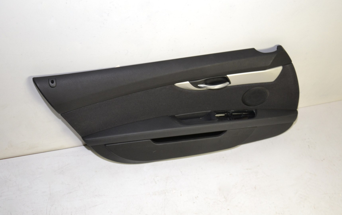 BMW 1 E87 tapicerka boczek drzwi prawy przód BMW 1 E87 tapicerka boczek drzwi prawy przód