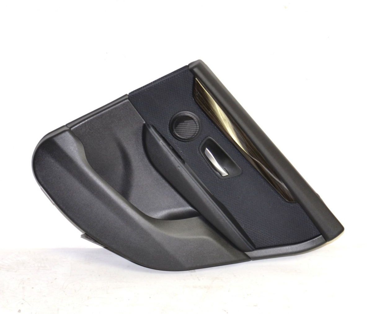 BMW 2 F45 F46 tapicerka boczek drzwi tył lewy LED BMW 2 F45 F46 tapicerka boczek drzwi tył lewy LED