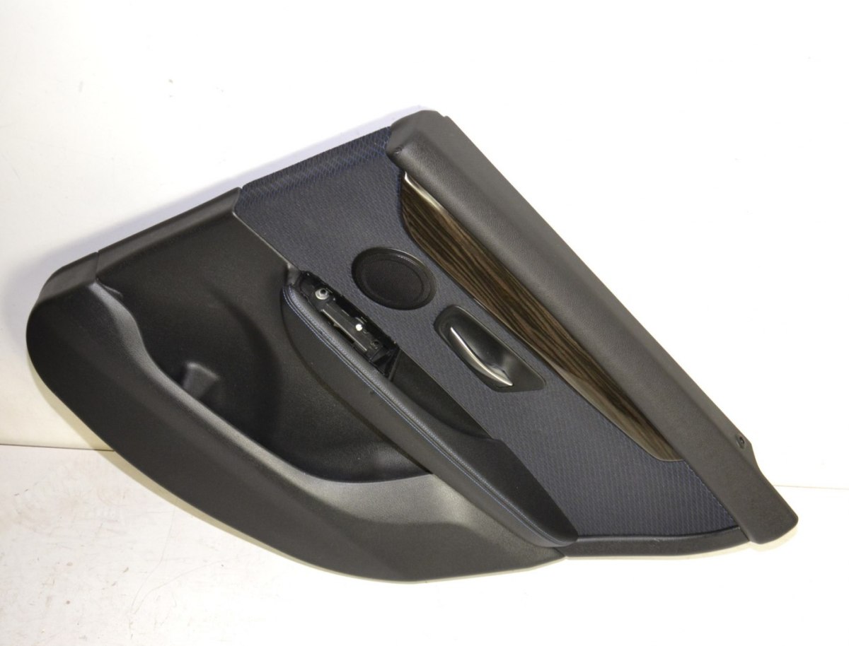 BMW 2 F45 F46 tapicerka boczek drzwi tył lewy LED BMW 2 F45 F46 tapicerka boczek drzwi tył lewy LED