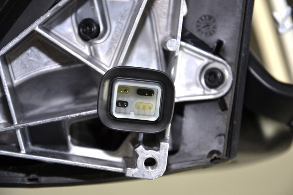BMW X3 G01 lusterko prawe kamera 9-pin 668 BMW X3 G01 lusterko prawe kamera 9-pin 668
