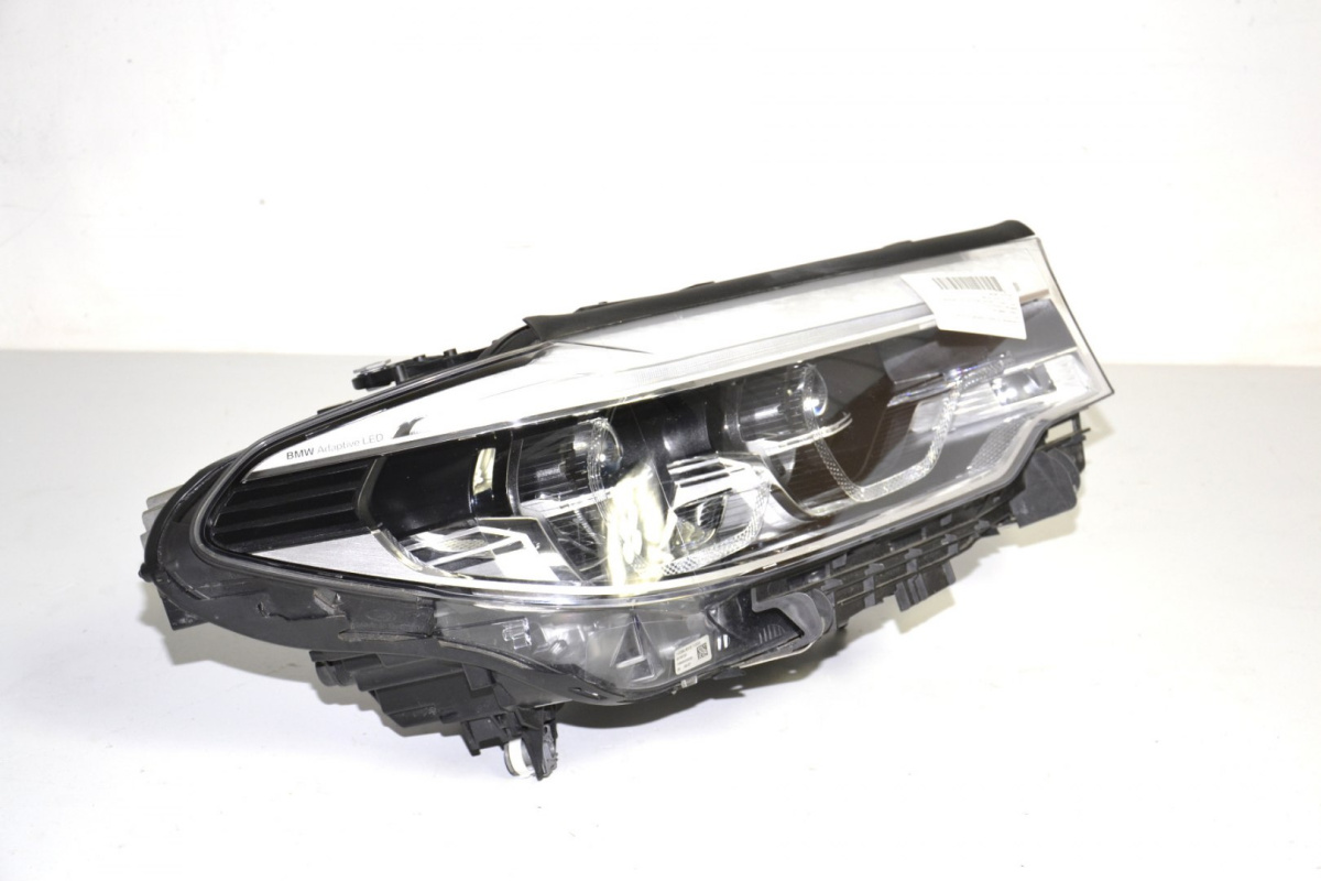 BMW 5 G30 G31 F90 lampa lampy przód Adaptive LED BMW 5 G30 G31 F90 lampa lampy przód Adaptive LED