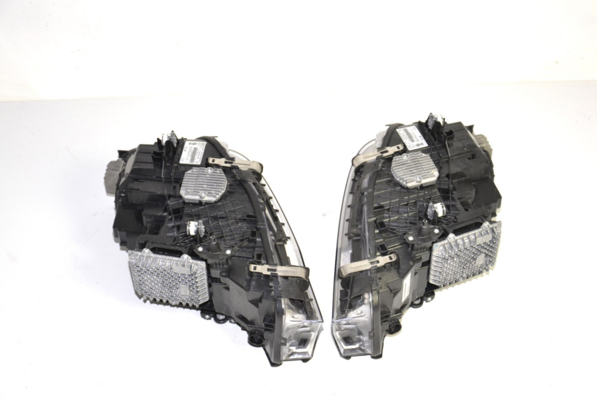 BMW 5 G30 G31 F90 lampa lampy przód Adaptive LED BMW 5 G30 G31 F90 lampa lampy przód Adaptive LED