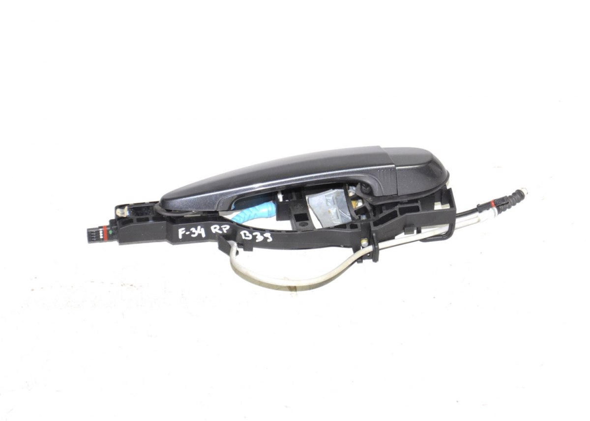 BMW 3 F34 4 F36 wkładka klamka drzwi prawa B39 BMW 3 F34 4 F36 wkładka klamka drzwi prawa B39