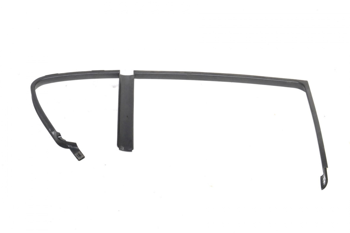 BMW E87 listwa osłona drzwi tył 7121156 BMW E87 listwa osłona drzwi tył 7121156