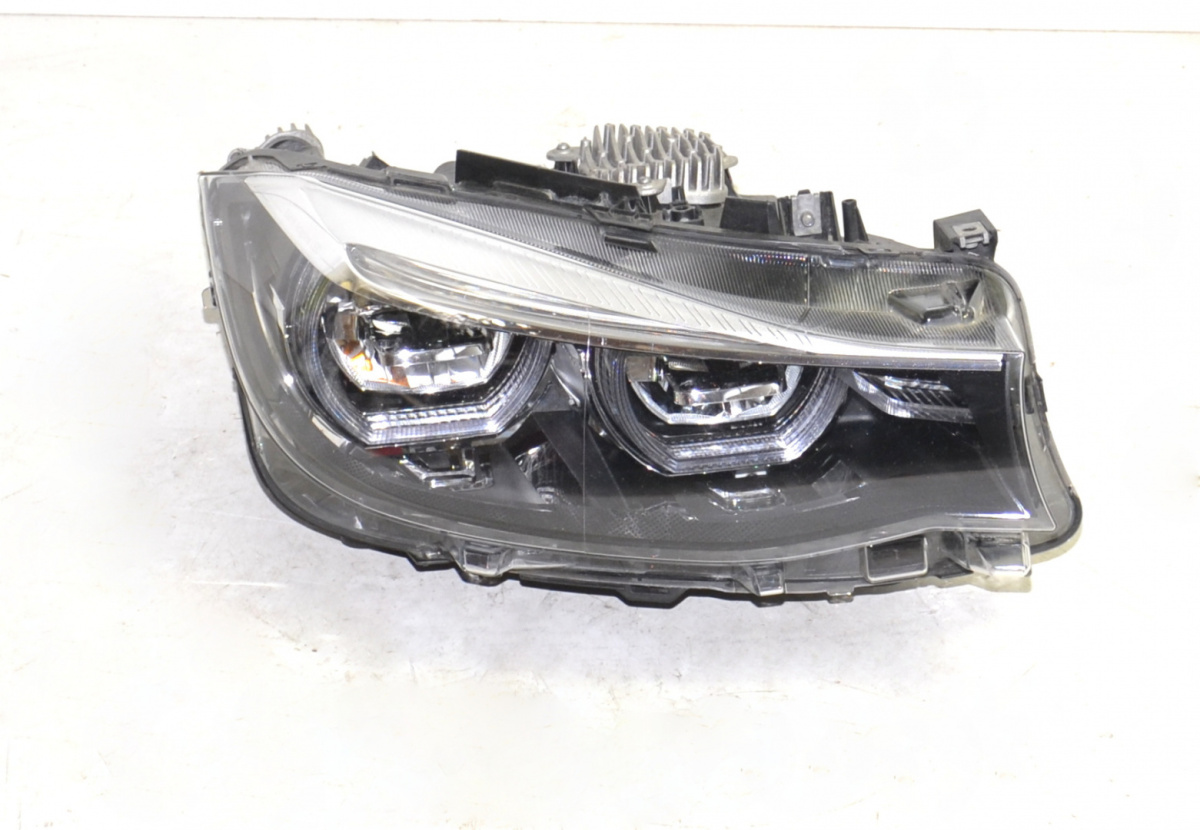BMW 3 F34 GT LCI lampa prawa przód LED BMW 3 F34 GT LCI lampa prawa przód LED