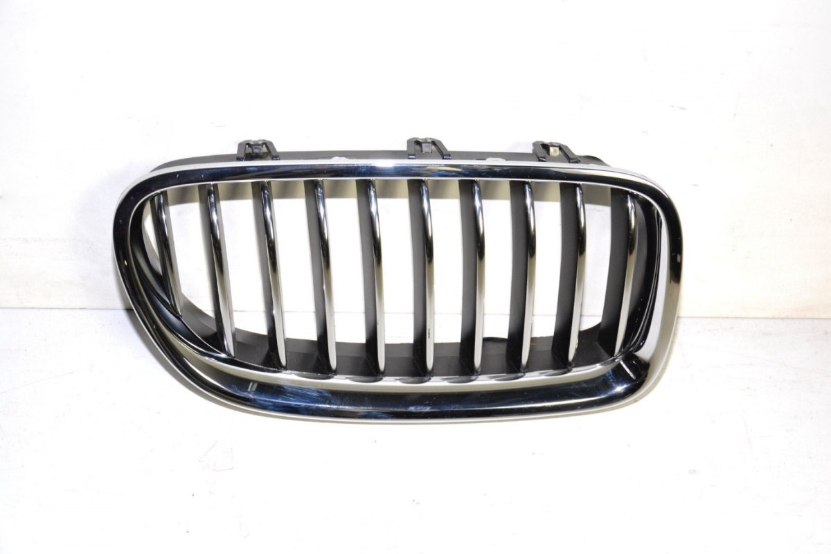 BMW 5 F10 F11 LCI atrapa prawa nerka grill 7412324 BMW 5 F10 F11 LCI atrapa prawa nerka grill 7412324