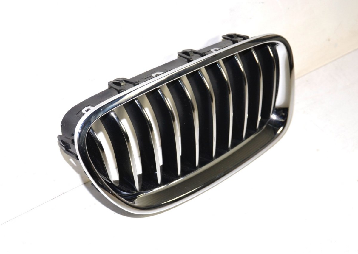 BMW 5 F10 F11 LCI atrapa prawa nerka grill 7412324 BMW 5 F10 F11 LCI atrapa prawa nerka grill 7412324
