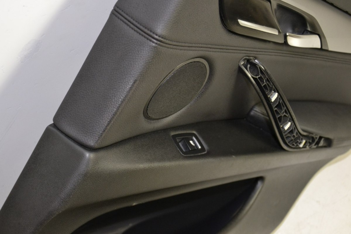 BMW X5 F15 tapicerka boczek drzwi tył prawy BMW X5 F15 tapicerka boczek drzwi tył prawy
