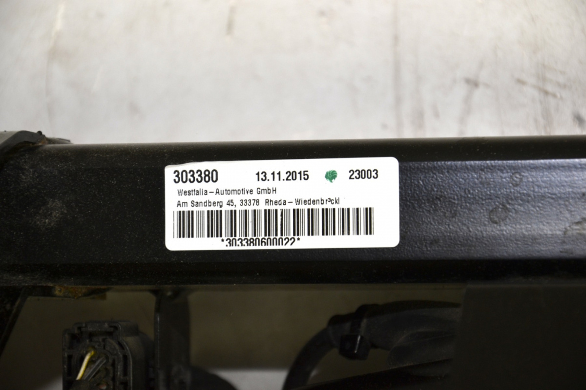 BMW 7 G11 G12 hak holowniczy elektryczny BMW 7 G11 G12 hak holowniczy elektryczny