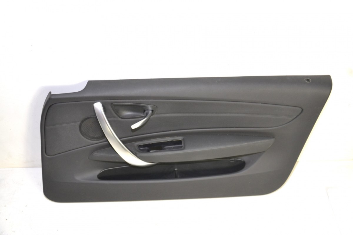 BMW E81 E82 tapicerka boczek drzwi lewy prawy BMW E81 E82 tapicerka boczek drzwi lewy prawy
