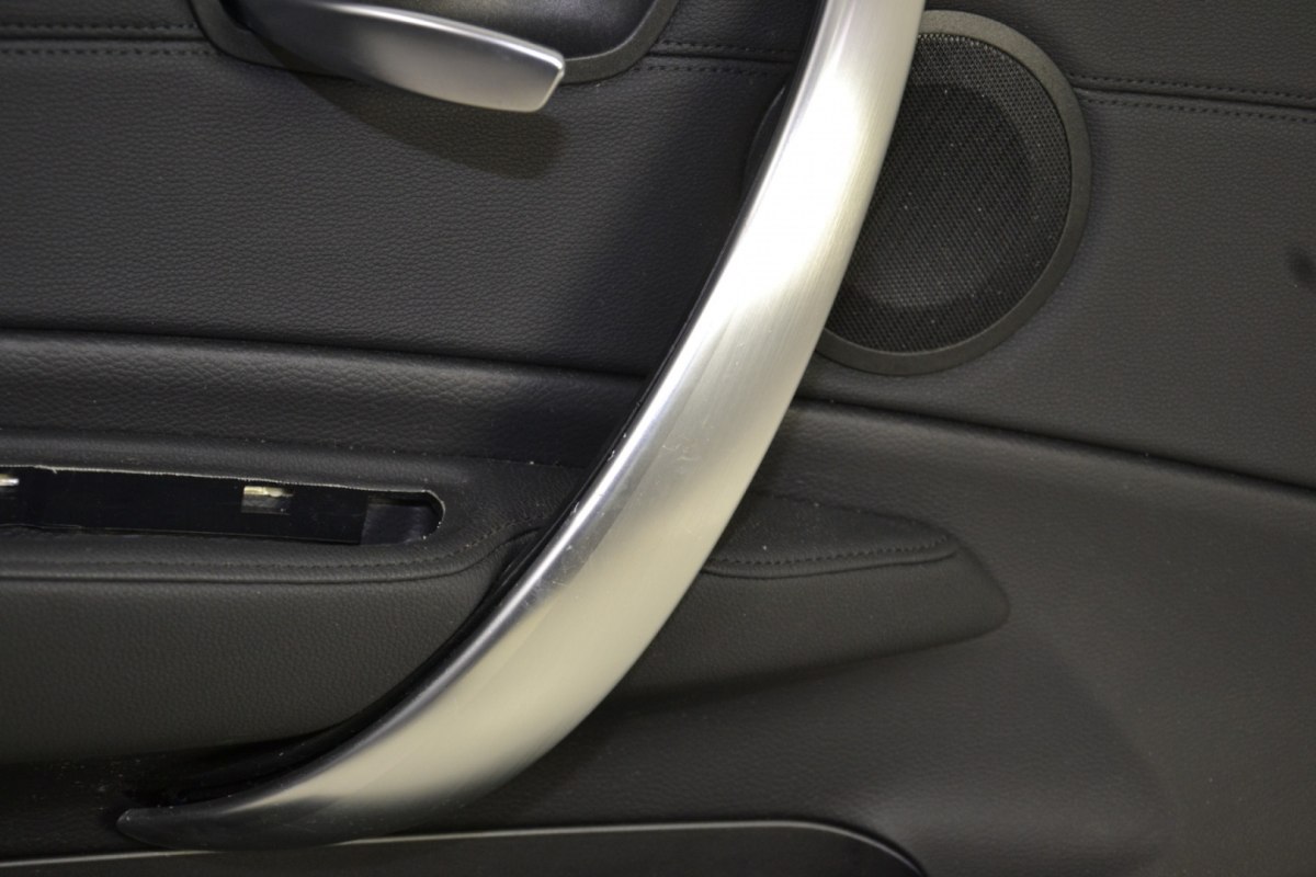 BMW E81 E82 tapicerka boczek drzwi lewy prawy BMW E81 E82 tapicerka boczek drzwi lewy prawy