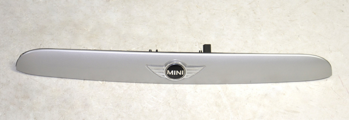 MINI F55 F56 F57 blenda listwa klapy tył MINI F55 F56 F57 blenda listwa klapy tył