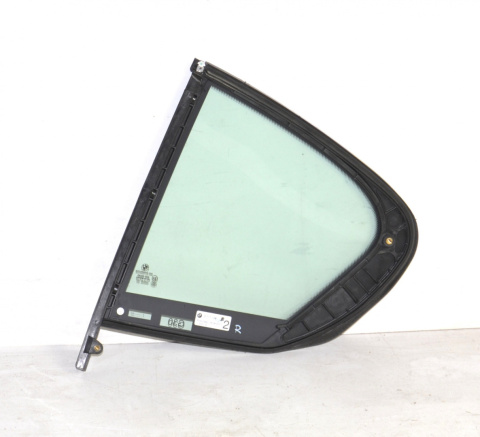BMW 5 G30 F90 side window green fixed right rear door BMW 5 G30 F90 side window green fixed right rear door