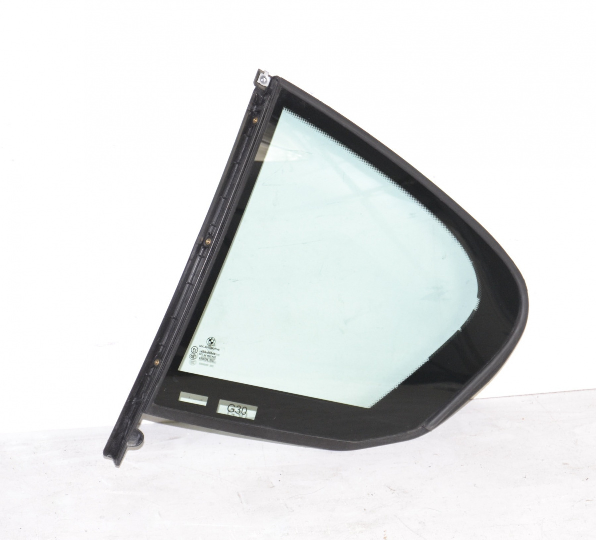 BMW 5 G30 F90 side window green fixed left rear door BMW 5 G30 F90 side window green fixed left rear door