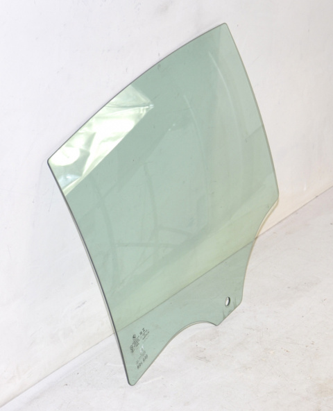 BMW 5 G30 F90 side window green door rear left 7375189 BMW 5 G30 F90 side window green door rear left 7375189