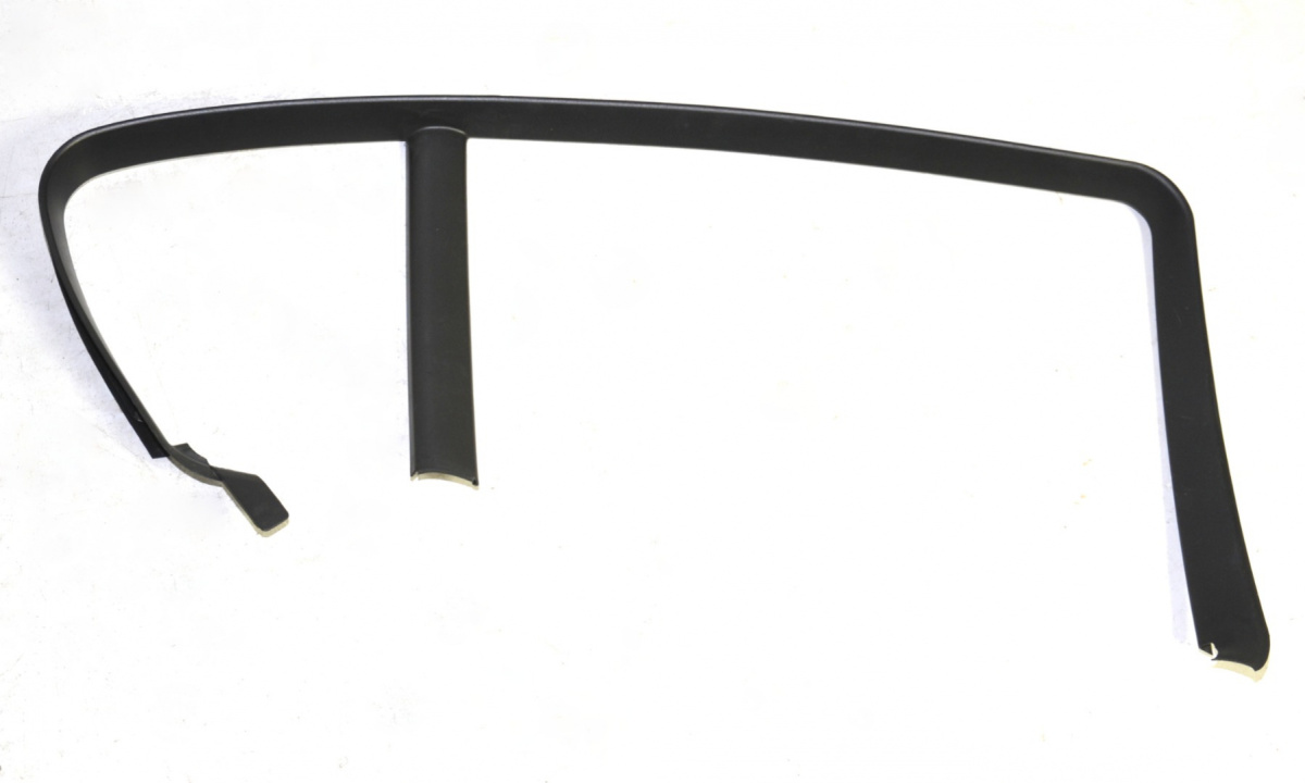 BMW 1 E87 cover window frame door rear left 7121155 BMW 1 E87 cover window frame door rear left 7121155