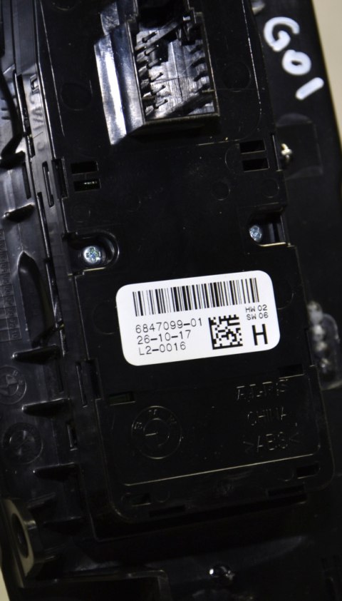 BMW G01 G02 G07 G20 G32 operating unit switch cluster door 6847099 BMW G01 G02 G07 G20 G32 operating unit switch cluster door 6847099