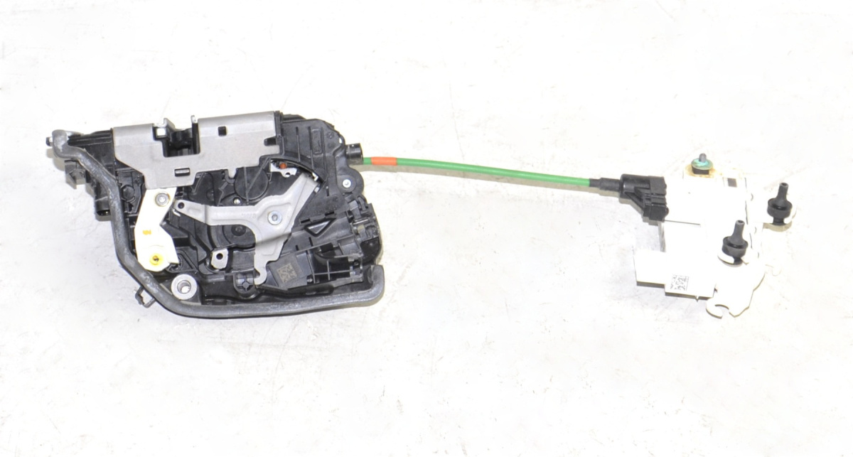 BMW G30 G31 system lock rear right 7480742 7477712 BMW G30 G31 system lock rear right 7480742 7477712