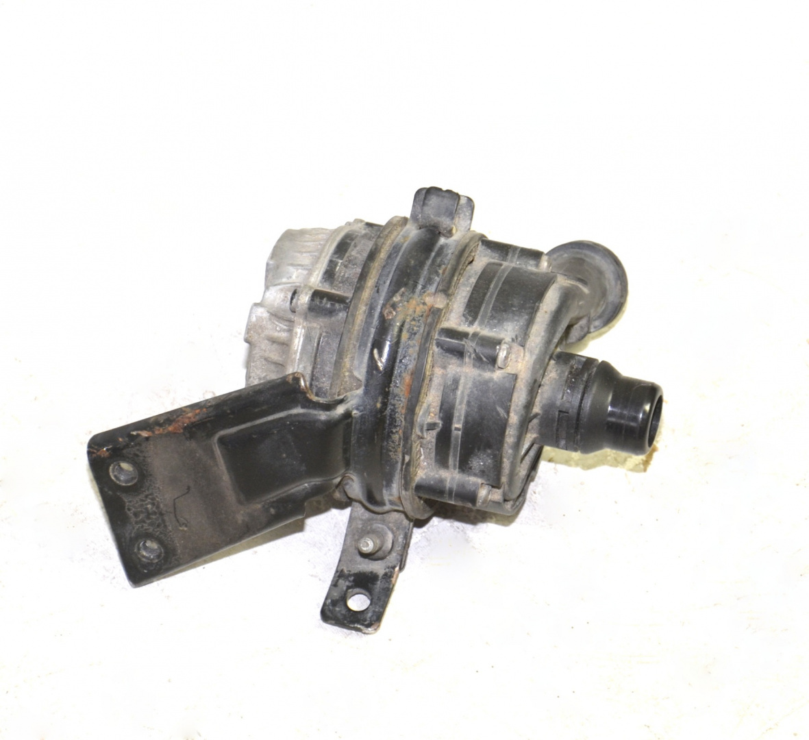 Mercedes AMG coolant hose A2135012582 Mercedes AMG coolant hose A2135012582