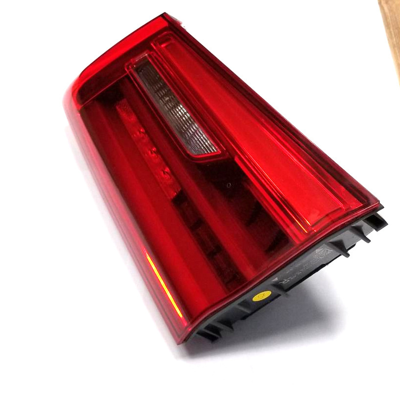 BMW 5 G30 F90 lampy tył led klapa europa 7376473 BMW 5 G30 F90 lampy tył led klapa europa 7376473