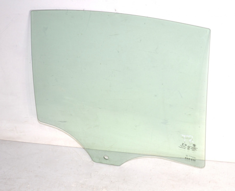 BMW 5 G30 F90 side window green door rear left 7375189 BMW 5 G30 F90 side window green door rear left 7375189