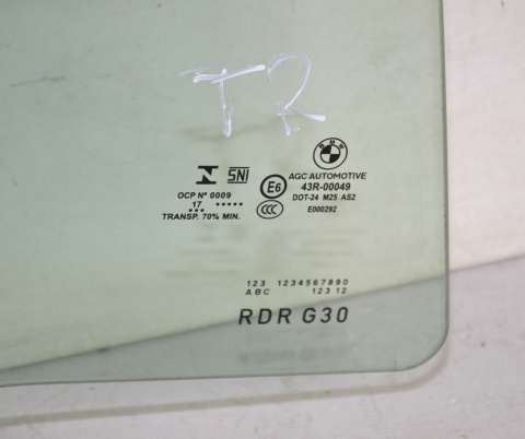 BMW 5 G30 F90 side window green door rear left 7375189 BMW 5 G30 F90 side window green door rear left 7375189