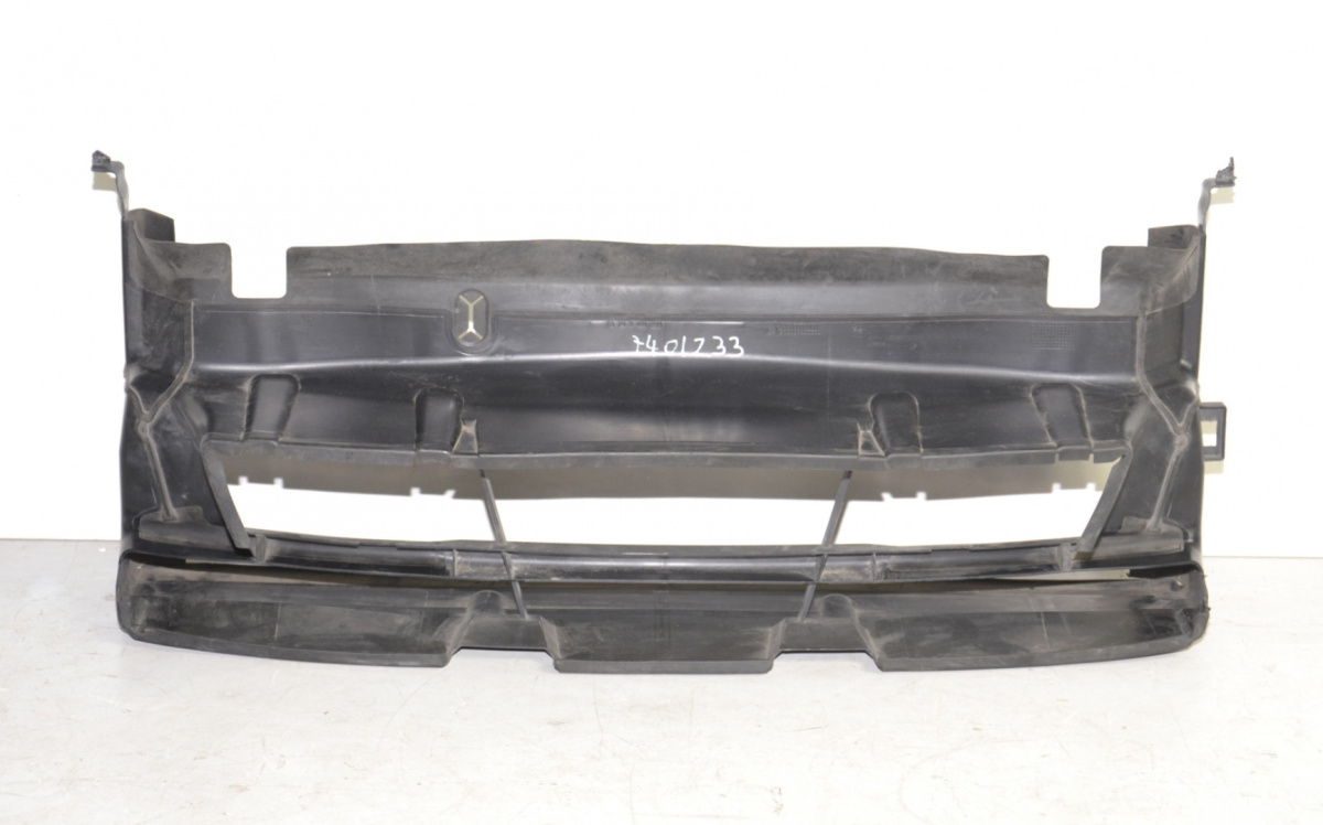 BMW F30 F31 LCI air channel lower air intake 7401233 BMW F30 F31 LCI air channel lower air intake 7401233
